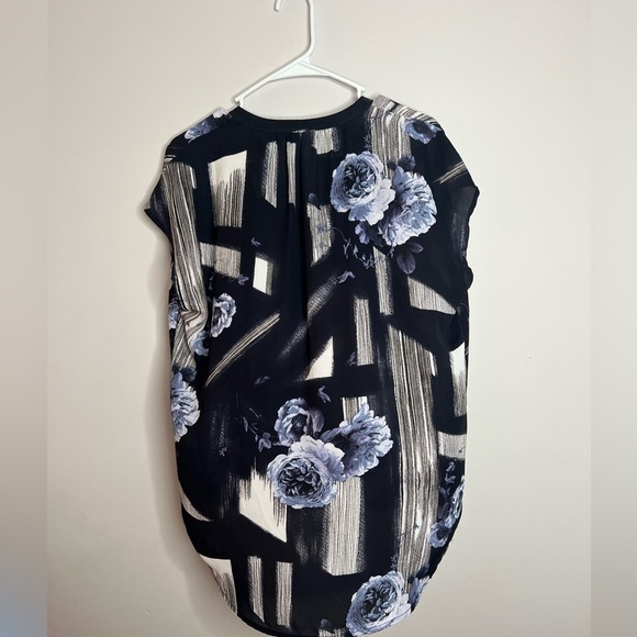 Simply Vera Floral Cap Sleeve Blouse Size M - Picture 2 of 6